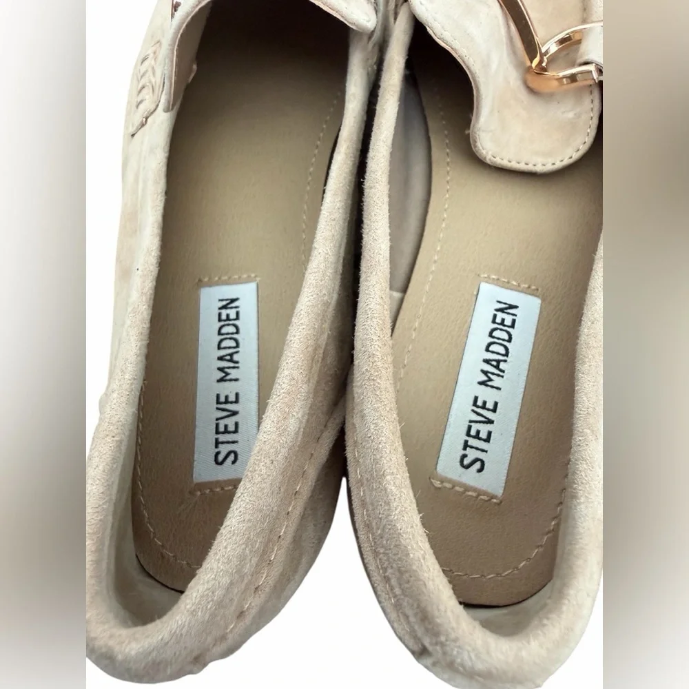 Steve Madden‎ Tan Loafers with Gold Accent